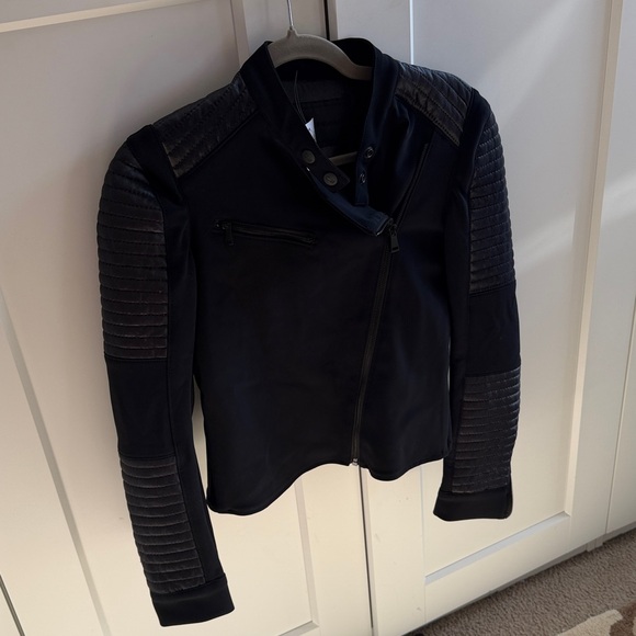 Carbon 38 La Brea small moto cropped asymmetrical black jacket never worn - Picture 2 of 9